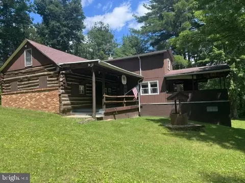 532 Phyllis Paradis Rd, Karthaus, PA 16845