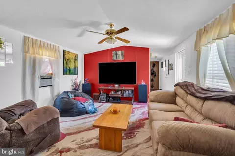 356 Maple St, Ramey, PA 16671 photo 2