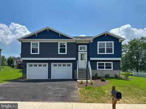 131 Gwenedd Ln, Pleasant Gap, PA 16823