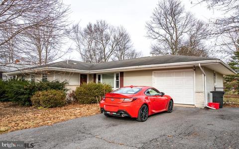 1363 Harris St, State College, PA 16803
