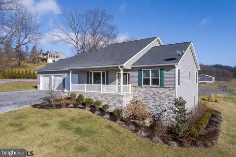 145 Fox Glove Dr, Spring Mills, PA 16875
