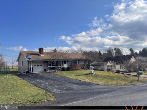 140 Villa Crest Dr, State College, PA 16801