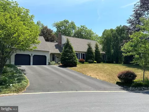 180 Grove Cir, Lemont, PA 16851