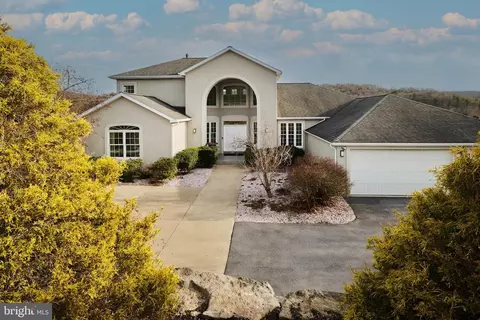 116 Colgate Ct, Port Matilda, PA 16870