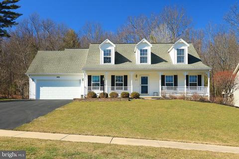 202 Hunter Wood Way, Port Matilda, PA 16870