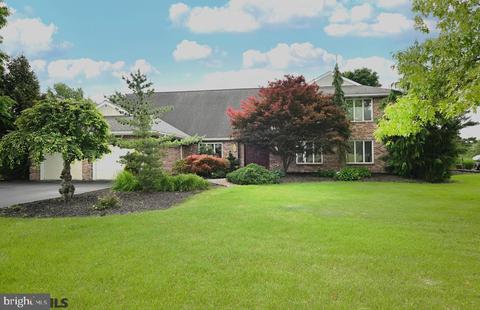 1003 Greenbriar Dr, State College, PA 16801
