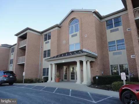 305 Village Heights Dr #126, State College, PA 16801