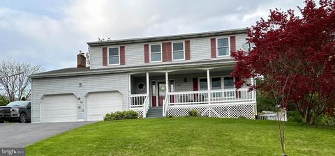 1131 Cortland Dr, Lemont, PA 16851