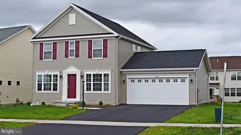 169 Red Willow Rd, State College, PA 16801
