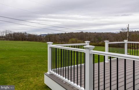 1383 Curtin St, State College, PA 16803