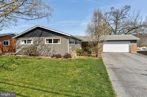 837 E High St, Bellefonte, PA 16823