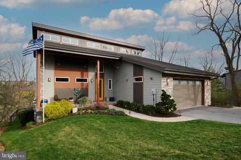 646 Royal Cir, State College, PA 16801