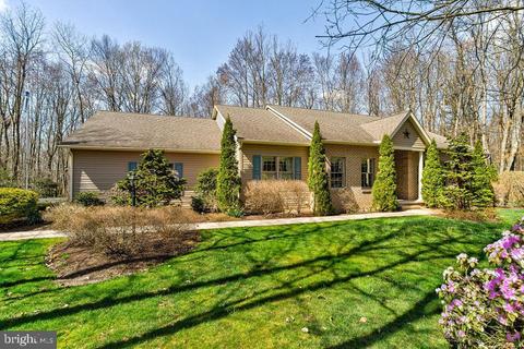 286 Two Mile Rd, Howard, PA 16841
