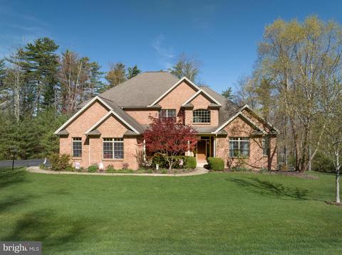 191 Treetops Dr, State College, PA 16801