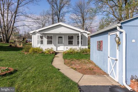 120 Howard St, Howard, PA 16841
