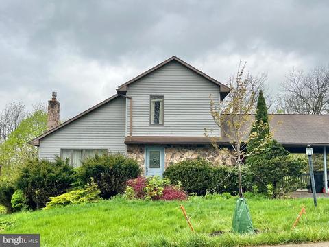 1112 Cortland Dr, Lemont, PA 16851