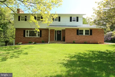 139 Harris Dr, State College, PA 16801