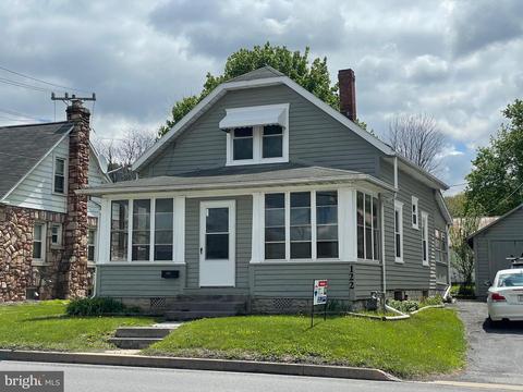 122 E College Ave, Pleasant Gap, PA 16823