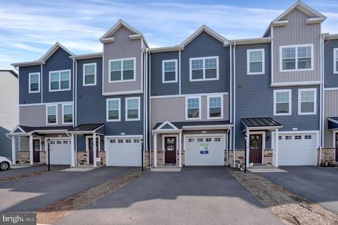 117 Amicus Dr, Port Matilda, PA 16870
