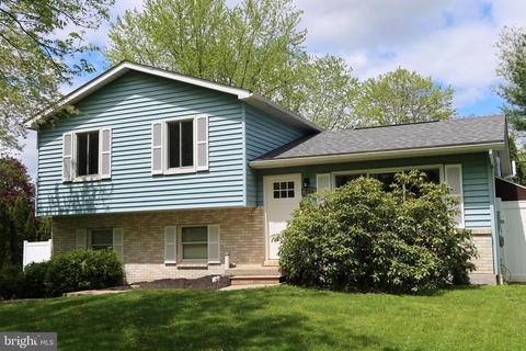 338 Creekside Dr, State College, PA 16801