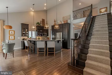 323 Beacon Cir, Boalsburg, PA 16827