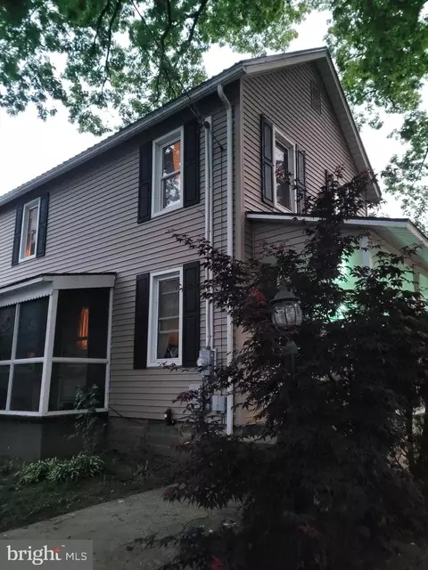 125 Whiterock Ave, Pleasant Gap, PA 16823
