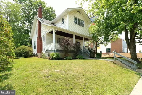 118 S Buckhout St, State College, PA 16801