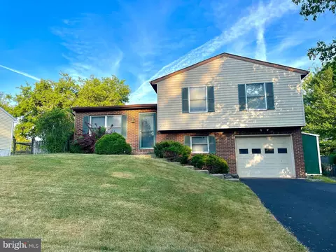2468 Buchenhorst Rd, State College, PA 16801