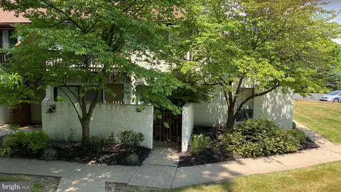 803 Stratford Dr #8, State College, PA 16801