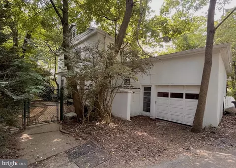 810 Thomas St, State College, PA 16803