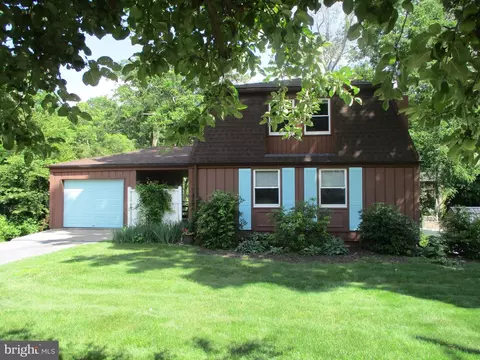 584 W Hillside Ave, State College, PA 16803