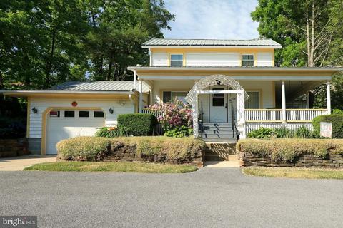 518 Walnut St, Howard, PA 16841