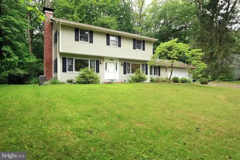 1458 Park Ln, State College, PA 16803