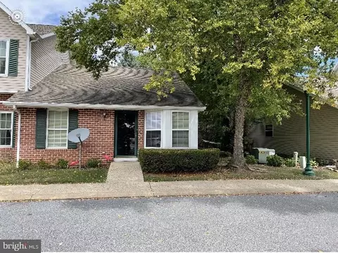 201 Riverstone Ln, Bellefonte, PA 16823