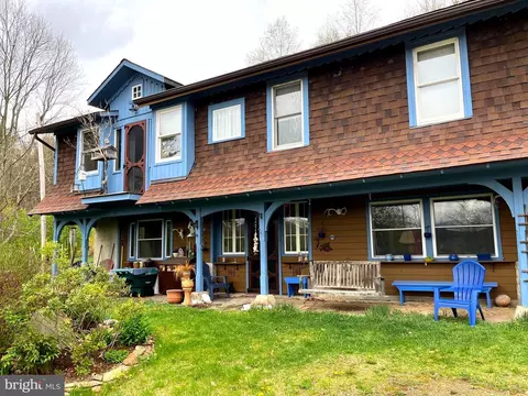 121 Animal Dr, Rebersburg, PA 16872