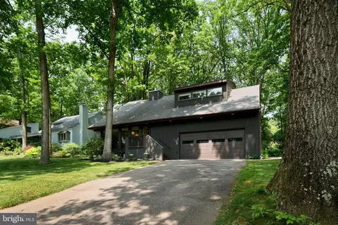 666 Berkshire Dr, State College, PA 16803