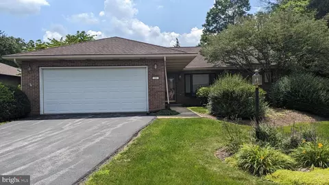 1244 Westerly Pkwy #14, State College, PA 16801