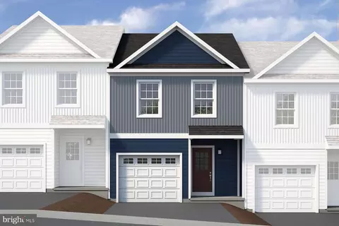 133 Highpoint Park Dr, Pleasant Gap, PA 16823