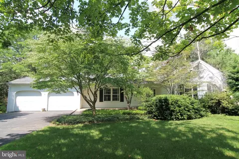 1221 Mayberry Ln, State College, PA 16801