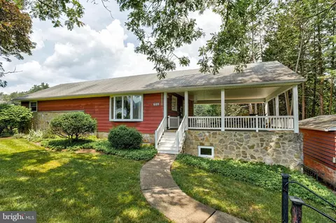 609 Kennard Rd, State College, PA 16801