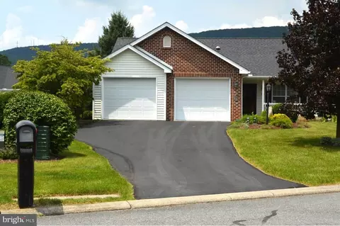 125 Penns Ct, Centre Hall, PA 16828