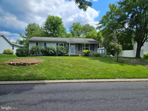 124 Kuhns Ln, State College, PA 16801