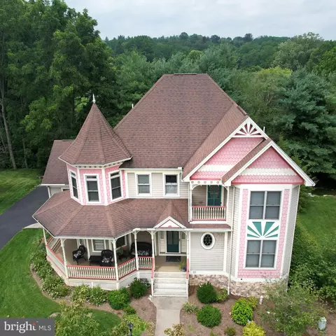 152 Gaslight Cir, State College, PA 16801