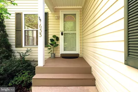 633 Benjamin Ct, State College, PA 16803