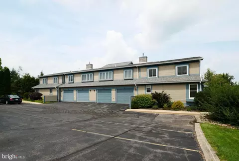 724 Tussey Ln, State College, PA 16801