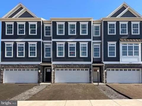 550 Brandywine Dr, State College, PA 16801