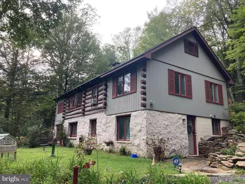 205 S Water St, Pine Grove Mills, PA 16868