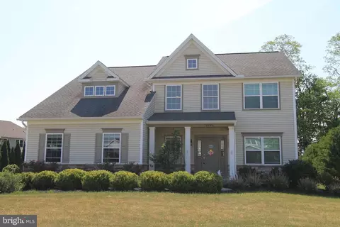 1098 Longfellow Ln, State College, PA 16803