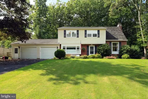 418 Park Ln, State College, PA 16803