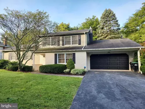 1172 Smithfield Cir, State College, PA 16801